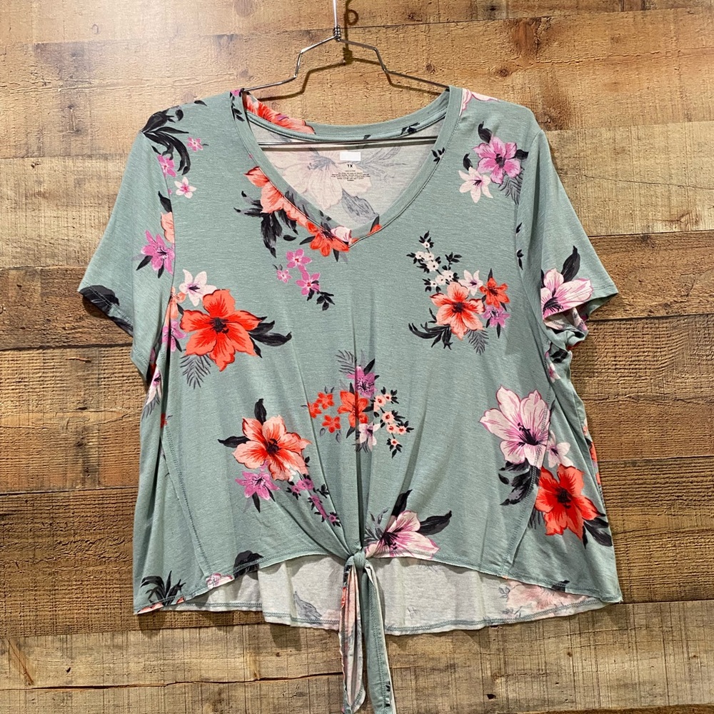 Maurice’s Floral Print Short Sleeve Top Size 1X